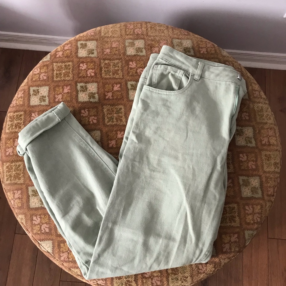 Mom jeans sage colour